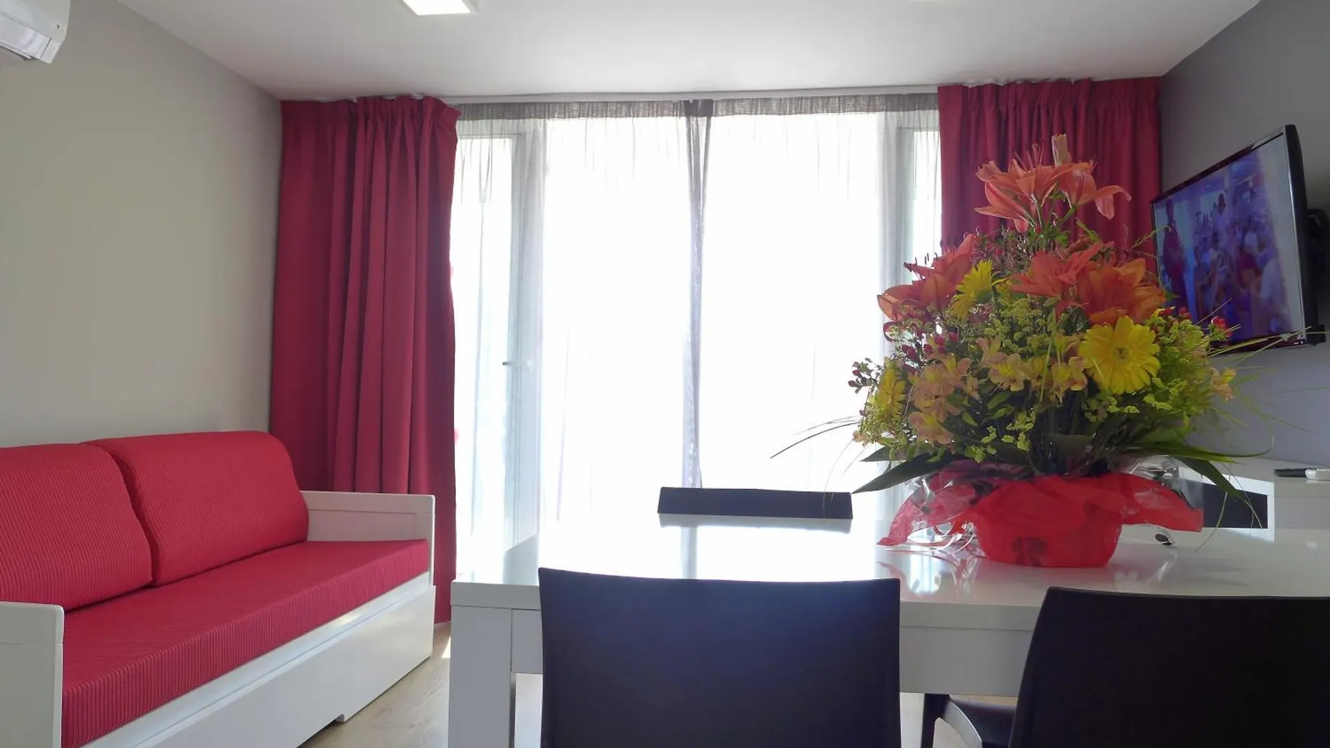 Apartment Rentalmar Navarra Family Suites Salou Spanien