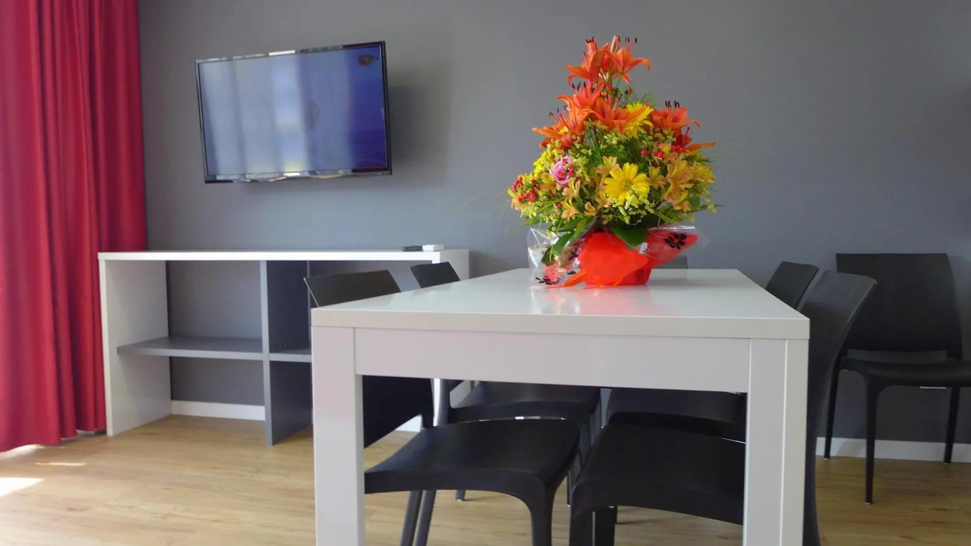 Rentalmar Navarra Family Suites Salou 0*,  Spanje